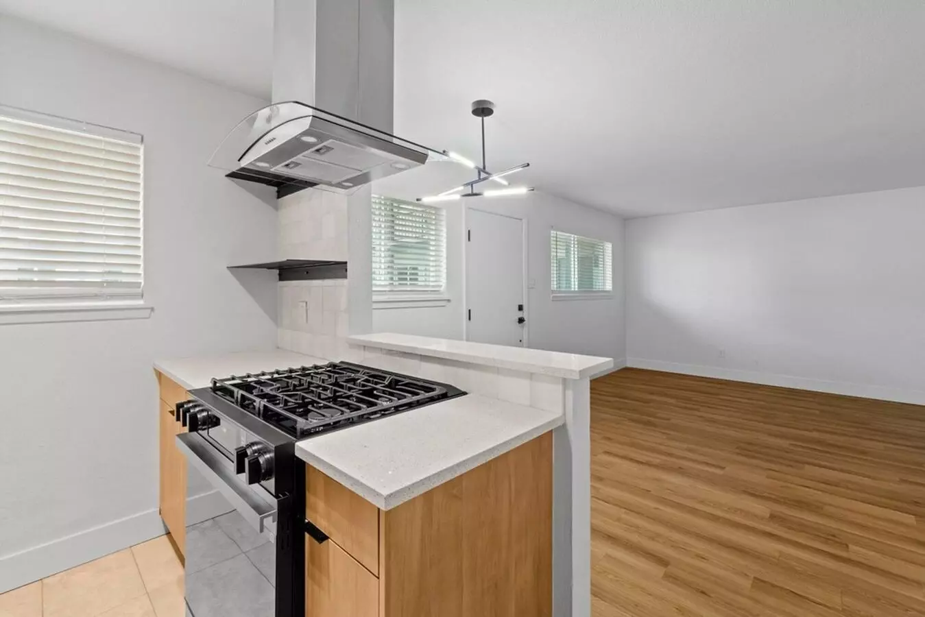 2 Beds • 1 Bath 102 floor plan