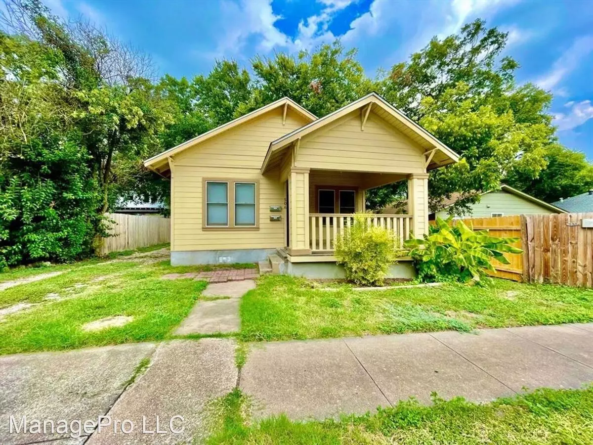 2 Beds • 1 Bath A floor plan