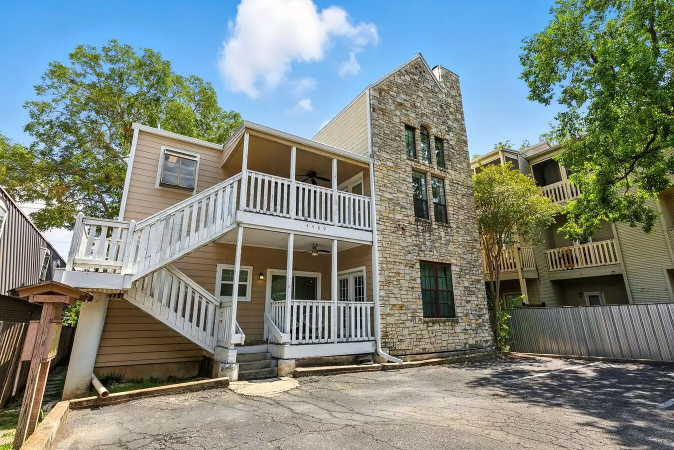 3 Beds • 2 Bath - floor plan