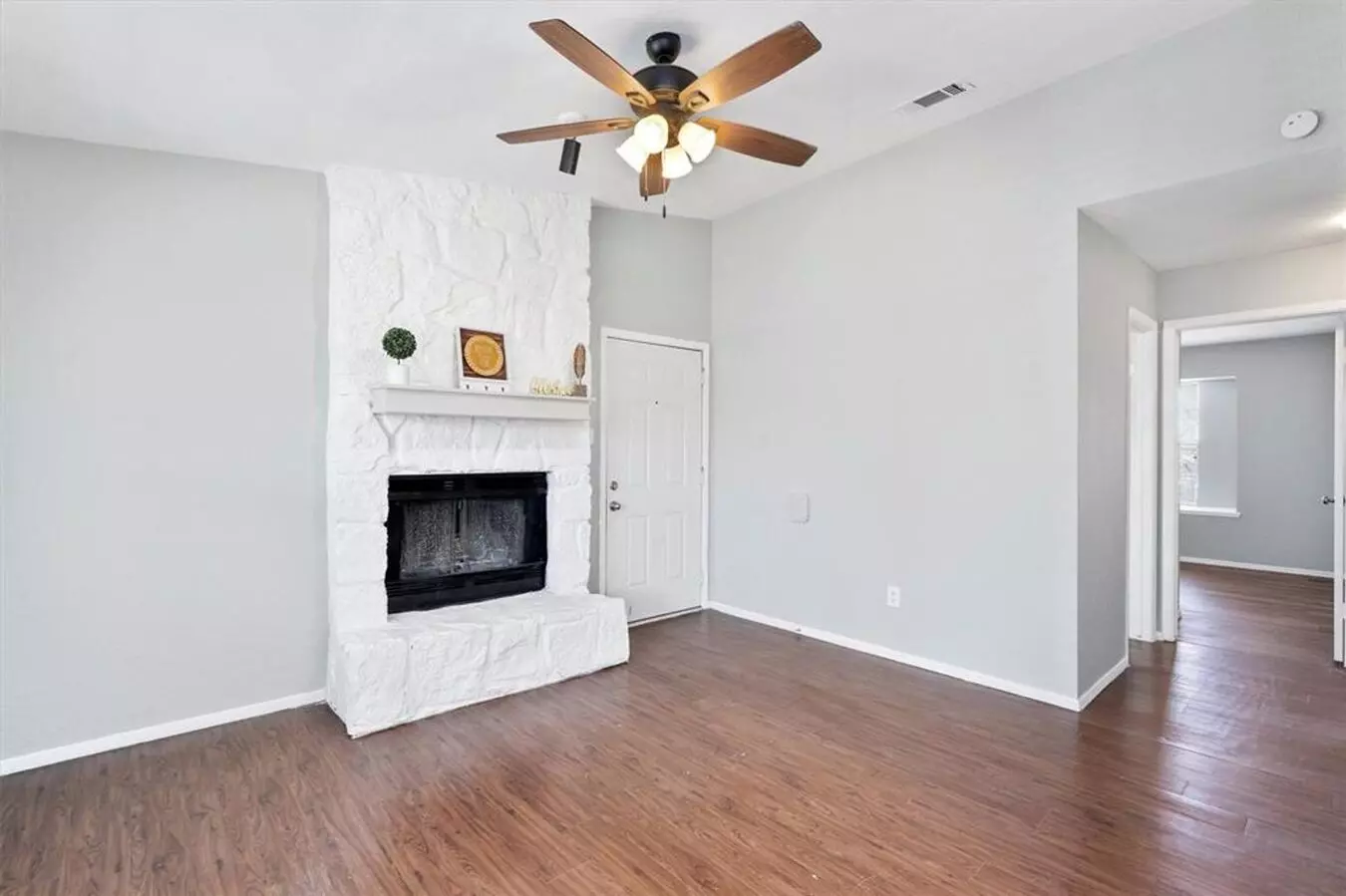 2 Beds • 1 Bath 1711 floor plan
