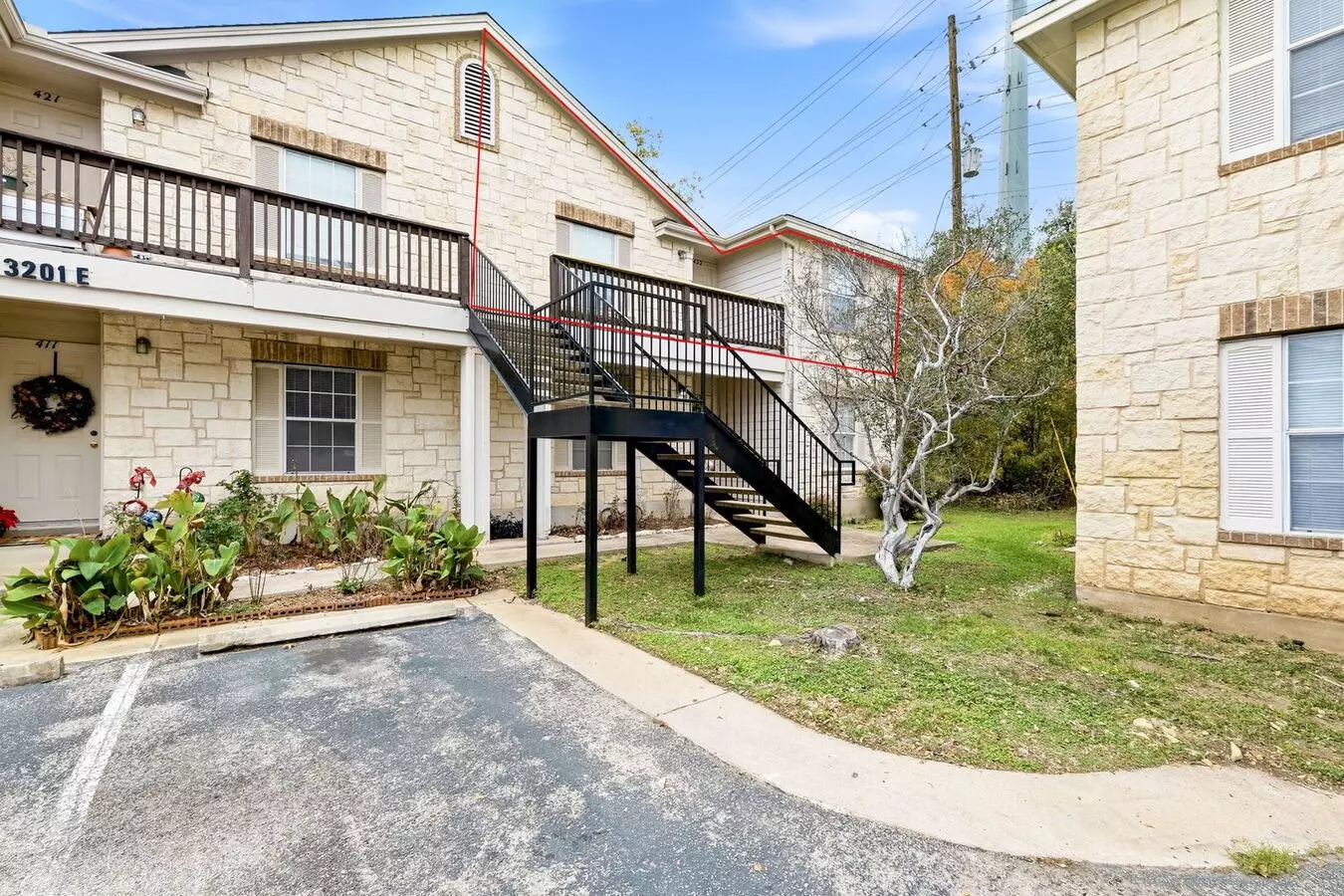 2 Beds • 2 Bath 422 floor plan