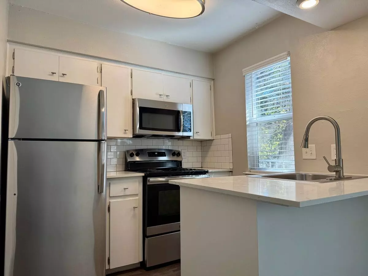 Unit 105 105 floor plan