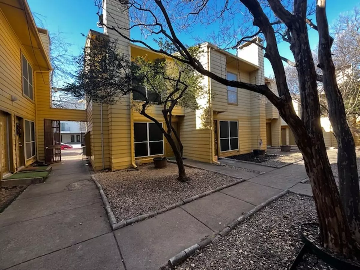 1 Bed • 1 Bath 5 floor plan