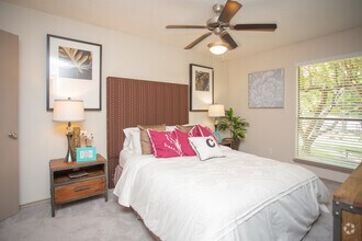 2 Beds • 2 Bath 3-1423 floor plan