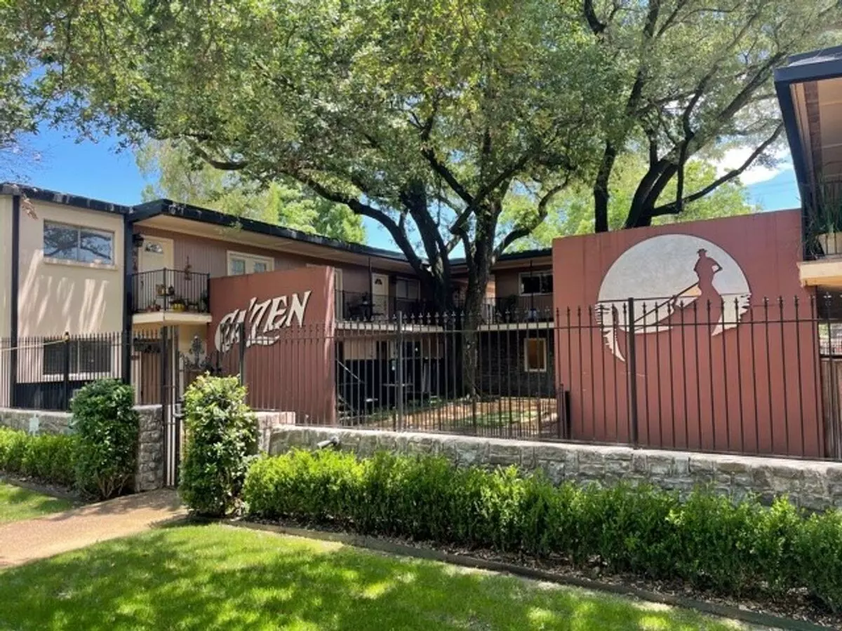 2 Beds • 1 Bath 207K floor plan