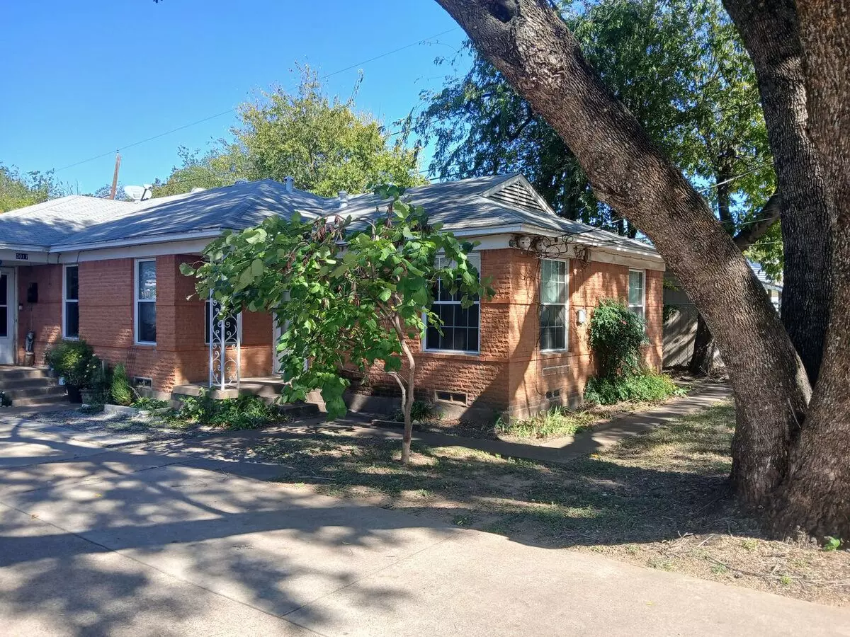 2 Beds • 1 Bath 3015 floor plan