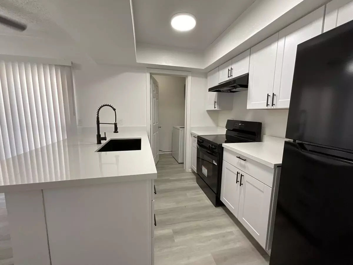 2 Beds • 2 Baths floor plan