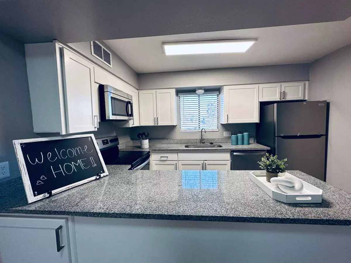 2 Beds • 2 Bath 116 floor plan