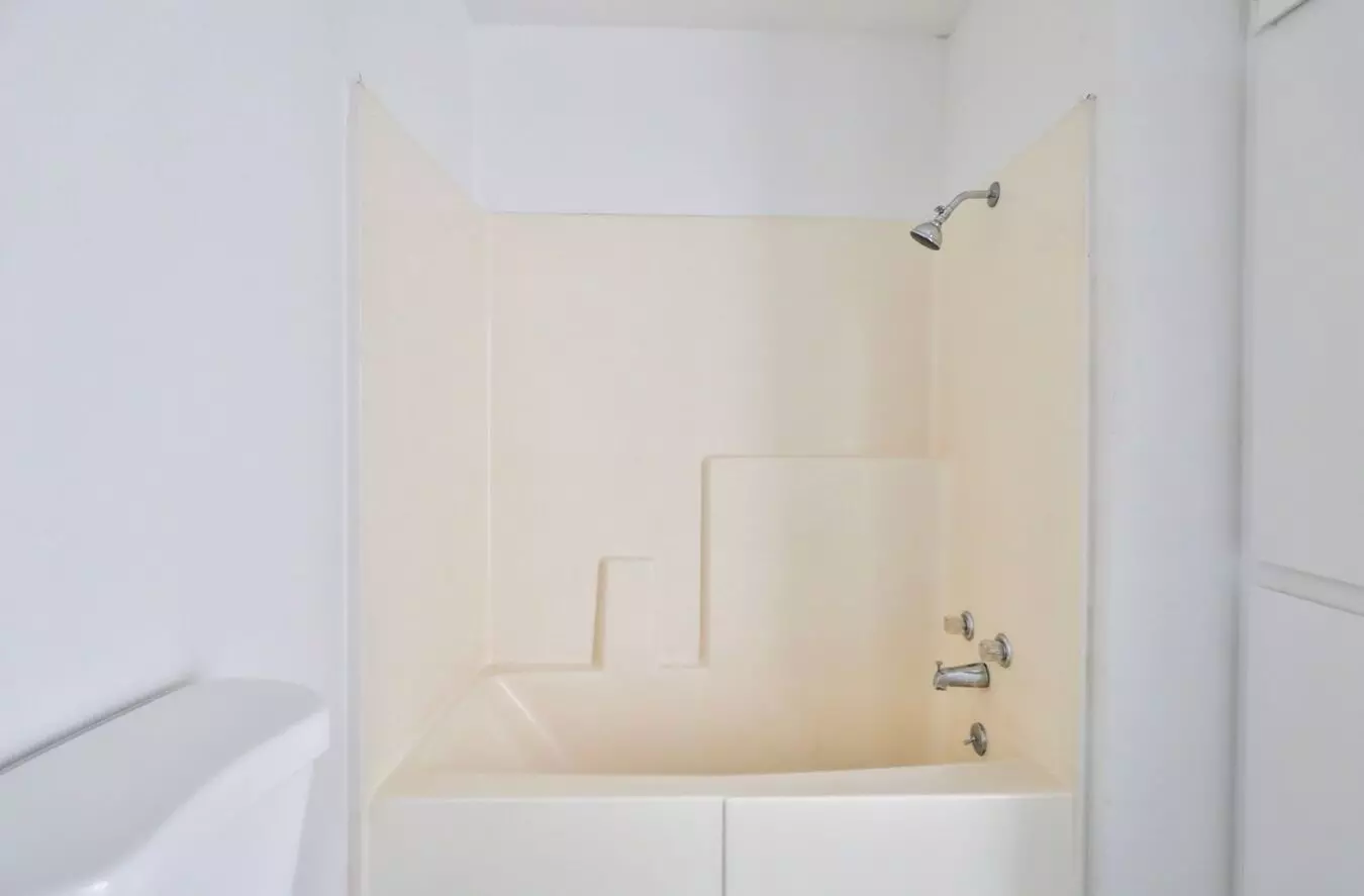 2 Beds • 1 Bath 3 floor plan
