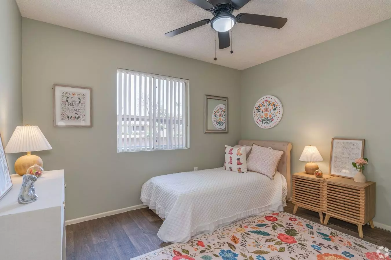 2 Beds • 1 Bath 42 floor plan