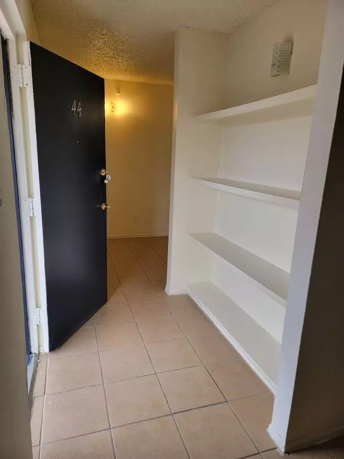 2 Beds • 1 Bath floor plan