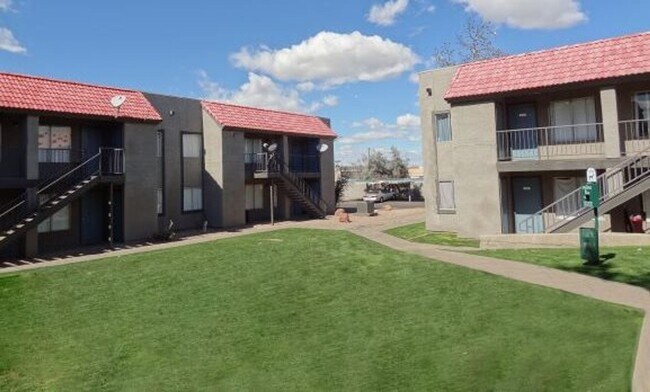 2 Beds • 1 Bath 153 floor plan
