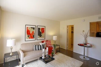Studio 103 floor plan