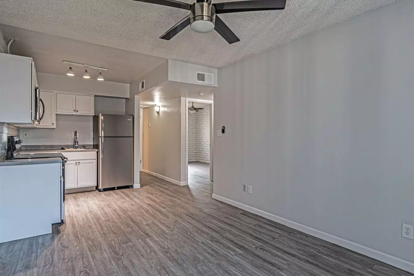 2 Beds • 1 Bath 19 floor plan