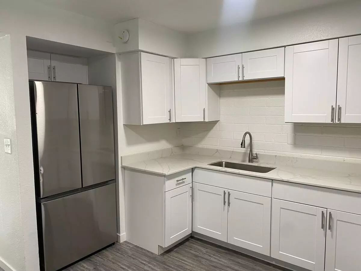 2 Beds • 1 Bath 6814-3 floor plan