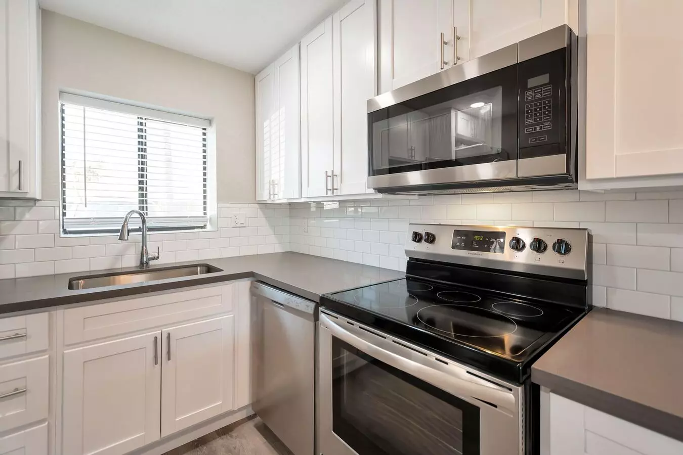 2 Beds • 1 Bath 17 floor plan