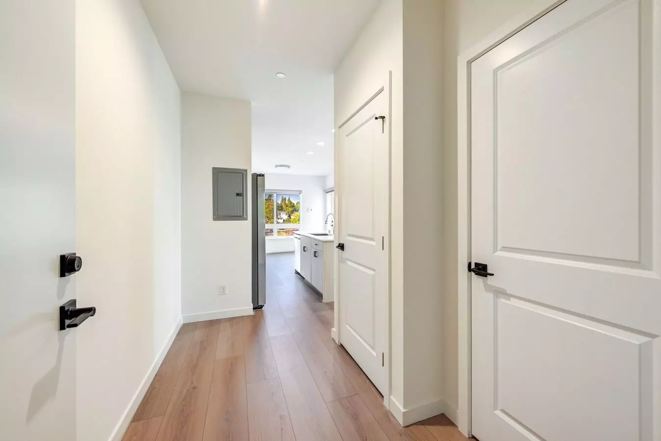 Work. Lounge. Live. The 1-Bedroom + Den Advanta... 307-MFTE floor plan