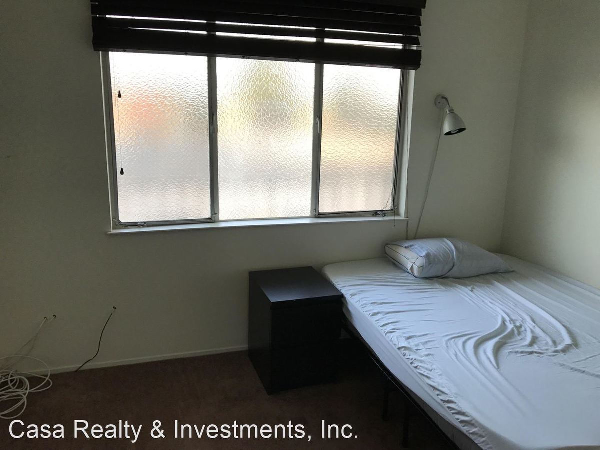 1 Bed • 1 Bath Master floor plan