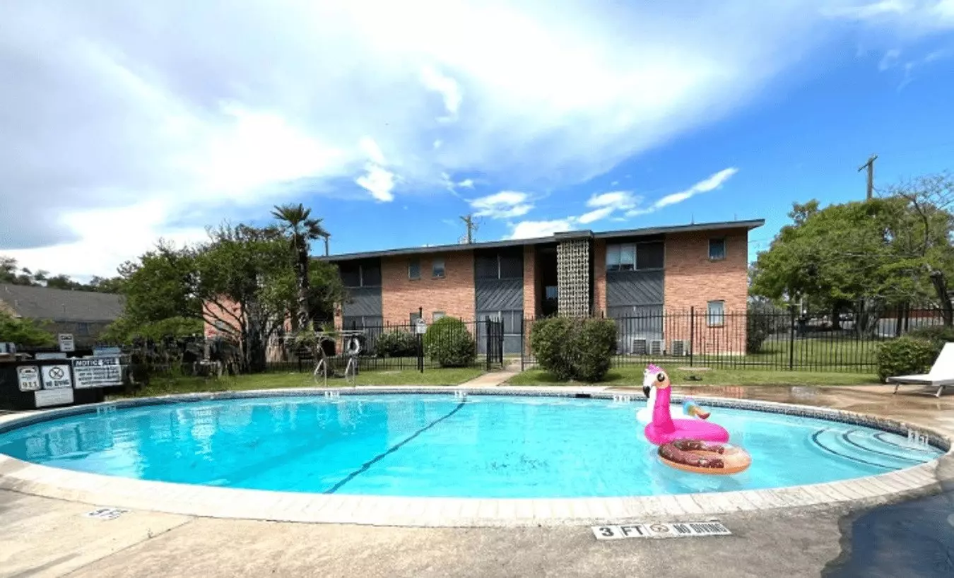2 Beds • 1 Bath 204 floor plan