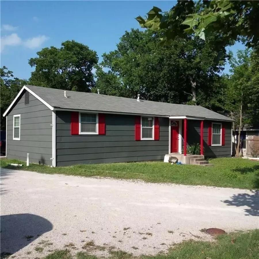 3 Beds • 2 Bath A floor plan
