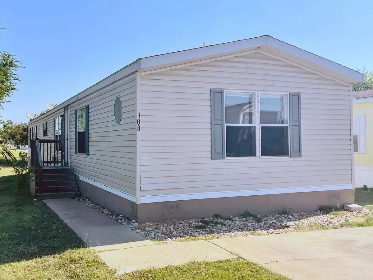 4 Beds • 2 Bath floor plan