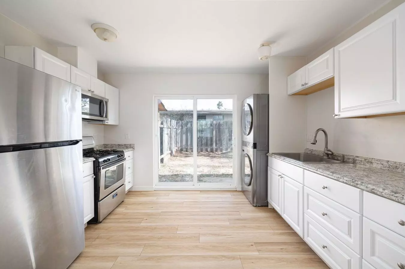 2 Beds • 1 Bath B floor plan