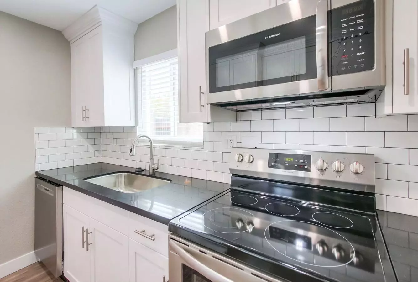 1 Bed • 1 Bath 108 floor plan