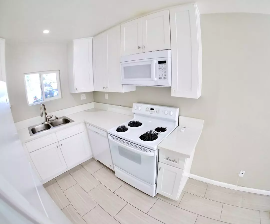 2 Beds, 1 Bath Model floor plan