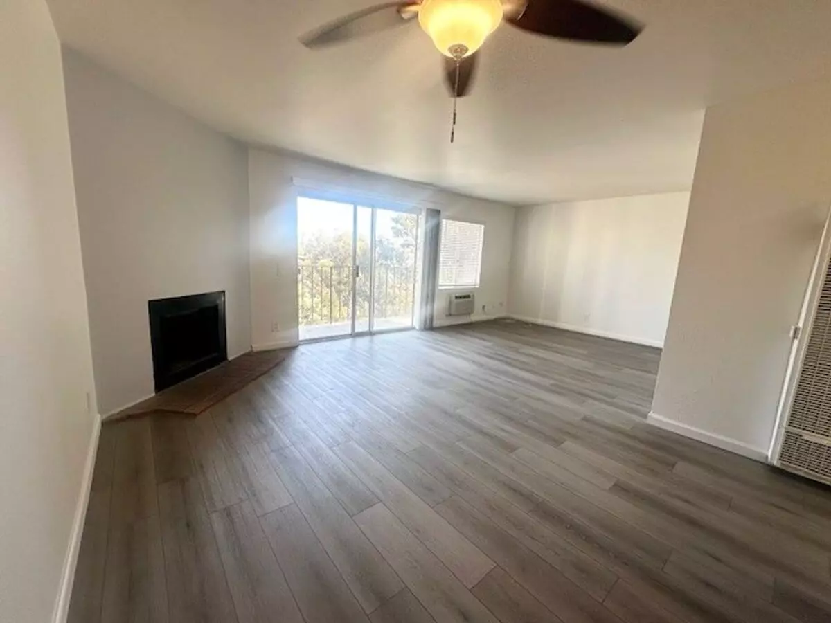 2 Beds • 2 Bath 30 floor plan