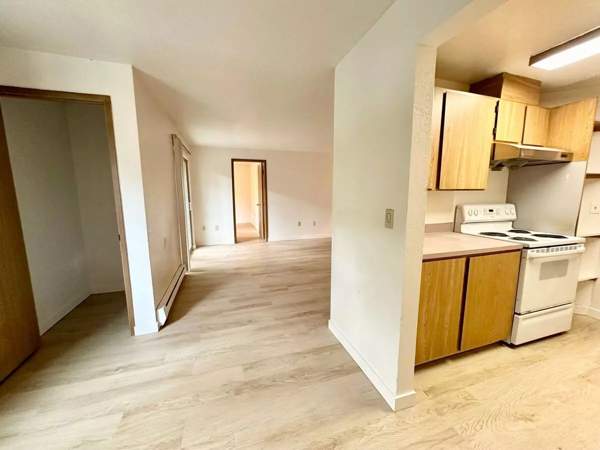 3 Beds • 1 Bath 303 floor plan