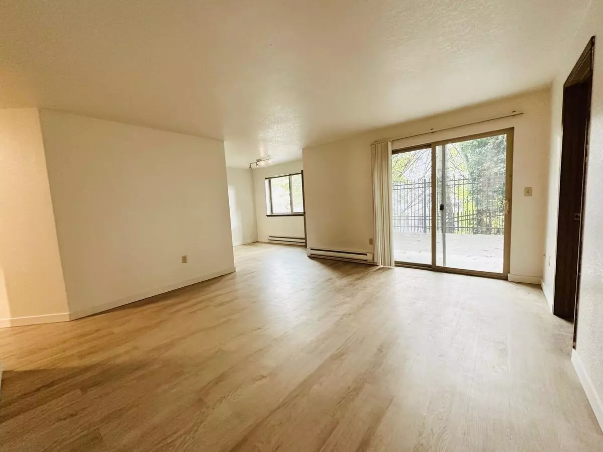 4 Beds • 2 Bath 404 floor plan