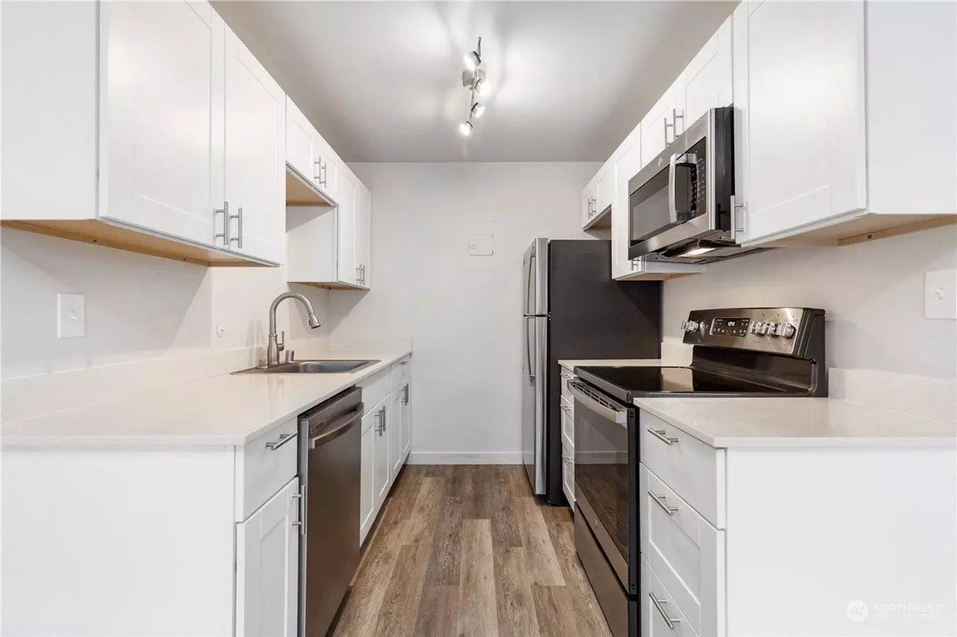 2 Beds • 1 Bath 9 floor plan
