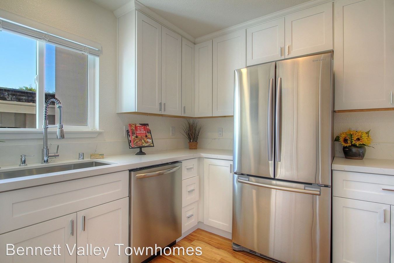 2 bd · 1 ba · 864 sqft floor plan