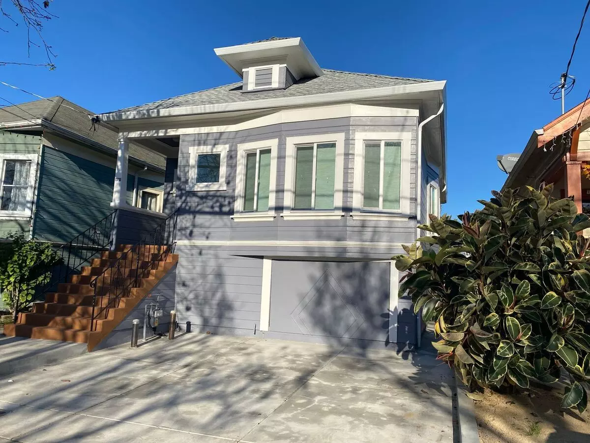 3 Beds • 2 Baths floor plan