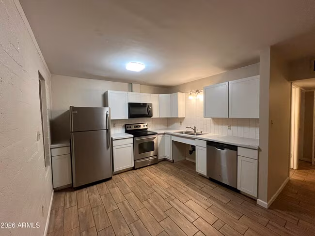 521 W 10th St Tempe, AZ 85281 photo 4