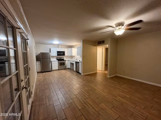 521 W 10th St Tempe, AZ 85281 photo 2