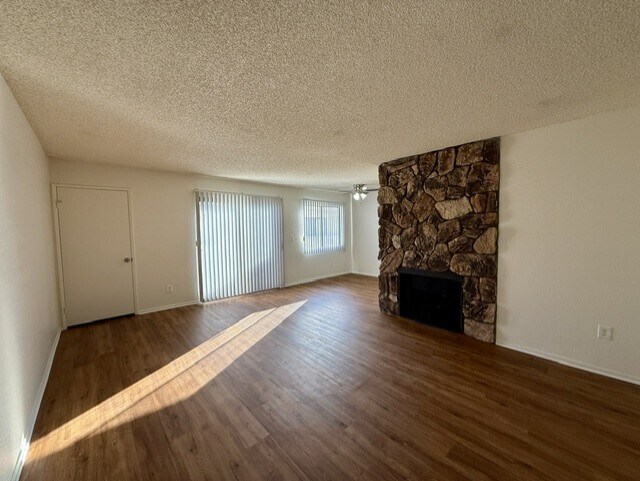 11819 Kiowa Ave photo 2
