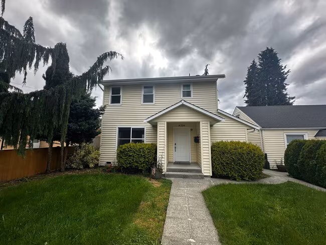 4324 Hoyt Ave Everett, WA 98203 photo 2