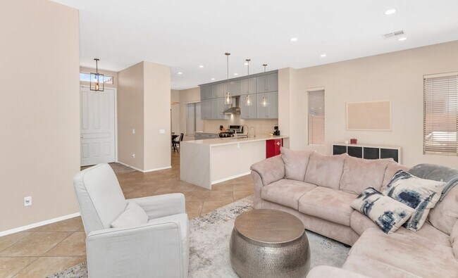 5017 E Kirkland Rd Phoenix, AZ 85054 photo 3