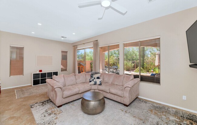 5017 E Kirkland Rd Phoenix, AZ 85054 photo 4