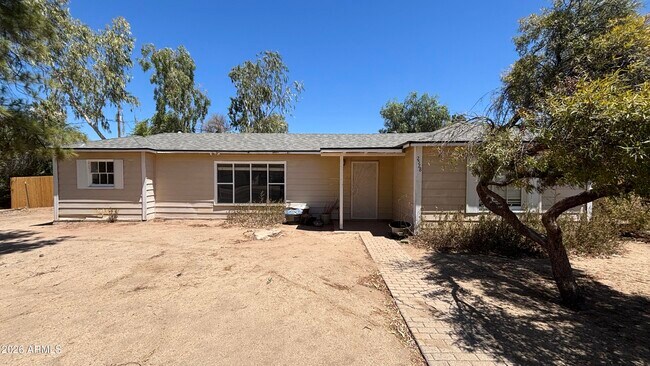 2528 E Hartford Ave Phoenix, AZ 85032 photo 2