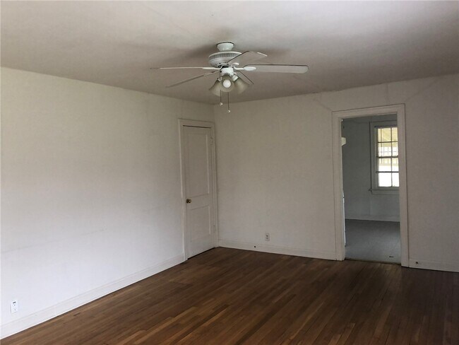 109 E 49th St Austin, TX 78751 photo 5