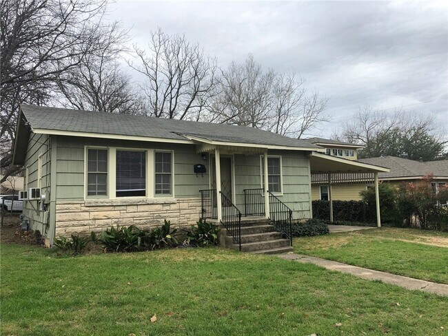 109 E 49th St Austin, TX 78751 photo 2