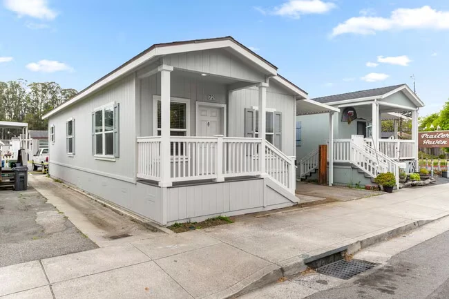 2630 Portola Dr Santa Cruz, CA 95062 photo 2