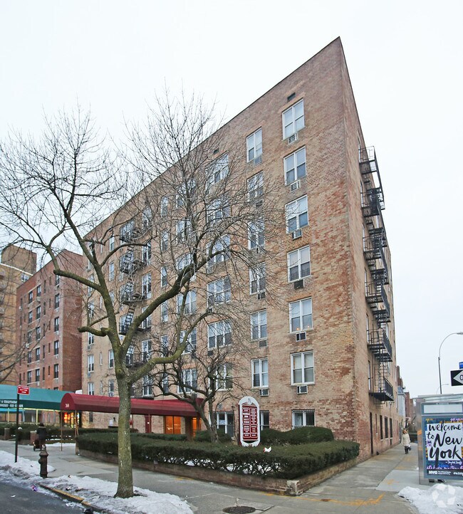 2610 Ocean Pky Brooklyn, NY 11235 photo 4