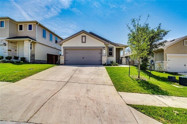 229 McFarland St Georgetown, TX 78628 photo 4