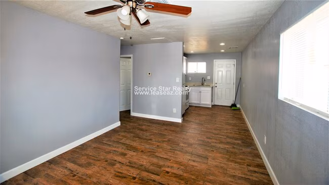 5458 W Palmaire Ave Glendale, AZ 85301 photo 3
