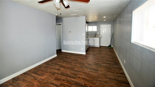 5458 W Palmaire Ave Glendale, AZ 85301 photo 4