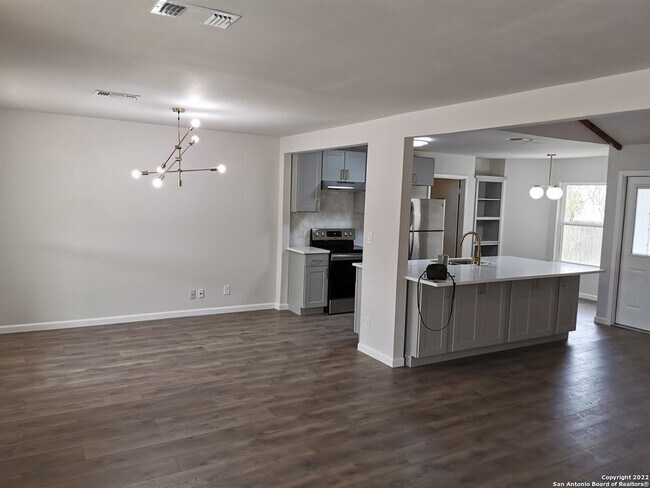 3407 Old Forge San Antonio, TX 78230 photo 2
