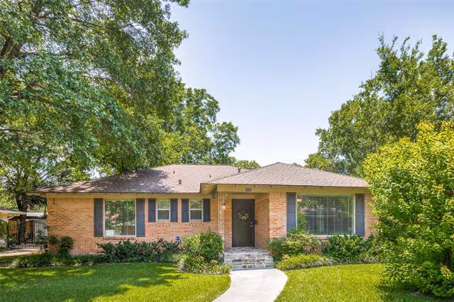 6530 Danbury Lane, Dallas, TX 75214 photo 4